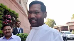 रामविलास पासवान से जानिए, राजनीति में उनका प्रवेश कैसे हुआ था.