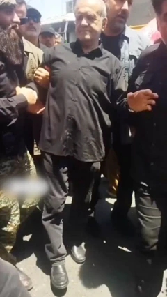 پزشکیان در مراسم تشییع علی خامنه‌ای