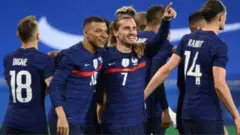 Awọn agbabọọ̀lu