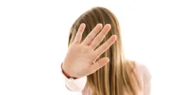 قصة شابة أردنية ليان تشعل مواقع التواصل