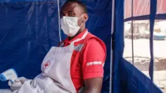Uganda iri koroshya ingamba zari zarafashwe ariko kwambara agapfukamunwa ni itegeko