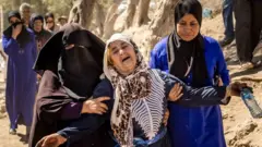 تسبب االزلزال في سقوط أكثر من 2000 قتيل ونحو 2100 مصاب