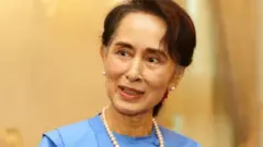 အခုကားပါမစ်ပေးတဲ့ကိစ္စက ကျွန်တော်တို့ ပါတီရော၊ နိုင်ငံရေးအရရောဆုံးရှုံးမှုဖြစ်တယ်လို့ထင်တယ်၊ မပေးတာက ပိုကောင်းတယ်လို့ပဲ ထင်ပါတယ်