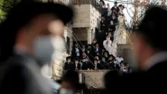 اليهود الأرثوذكس أكثر ميلا لاتباع الحاخامات من غيرهم