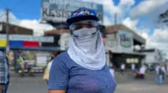 Una joven manifestante en Cali.