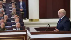 Александр Лукашенко в Овальном зале Дома правительства