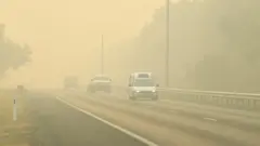 Motoci na barin yankin Victoria inda hayaki ya turnike
