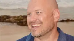 আড্রিয়েল হ্যাম্পটন, মার্কিন অ্যাক্টিভিস্ট যিনি সম্প্রতি রাজনীতিতে যোগ দিয়েছেন