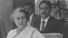 ఇందిరా గాంధీతో ఆర్‌కే ధవన్