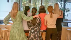 6 สาว "ทีมสวีเดน﻿" หรือทีมสื่อสาร เบื้องหลังคอนเทนต์ในเพจสถานทูตสวีเดนในไทย