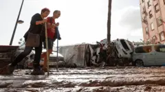 स्पेनमा बाढी पछिको अवस्था