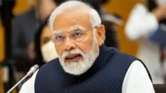 मोदी