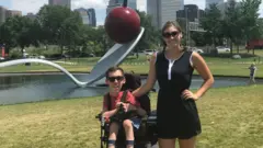 Shane Burcaw e Hannah Aylward