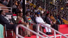 Mu bashyitsi bakuru nta muyobozi w'igihugu gituranyi n'u Rwanda wari uhari