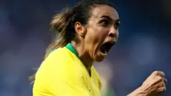 Marta dépasse d'un but l'Allemand Mirsoslav Klose, auteur de 16 en quatre éditions de la Coupe du monde.