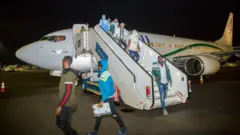 ዛሬ ማለዳ 124 ስደተኞች ከሊቢያ ወደ ሩዋንዳ ተወሰደዋል