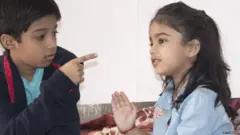 एकमेकांपासून दूर राहिलेलंच बरं.