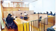 နိုင်ငံတော် အတိုင်ပင်ခံ ပုဂ္ဂိုလ် ဒေါ်အောင်ဆန်းစုကြည်ကို အမှုစစ်နေတဲ့ တရားရုံး