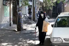 فشار اقتصادی در ایران؛ آنها که نان را هم قسطی می خرند
