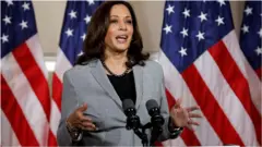 美國民主黨參議員卡瑪拉·哈里斯（Kamala Harris，又譯賀錦麗）