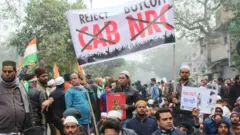 নাগরিকত্ব আইনের বিরুদ্ধে ভারতে দিল্লিসহ বহু জায়গায় বিক্ষোভ হয়েছে