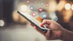 Tume ya inayolinda maslahi ya watumiaji mtandao huo FTC ilianza kuichunguza Facebook mwezi Machi 2018 juu ya udukuzi wa taarifa za siri