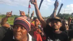 Ụmụ Ikorobia Mmaku na-eme ngaghari iwe ugbua