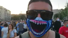 maska korona virus