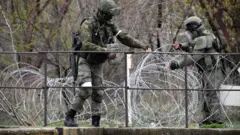 Luhanks'ta Rus askerleri