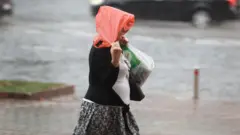 погода