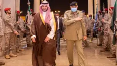 ژنرال قمر جاوید باجوا، رئیس ستاد مشترک ارتش پاکستان و خالد بن سلمان آل سعود، معاون وزیر دفاع عربستان