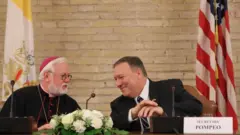 Başpiskopos Paul Gallagher ve Pompeo