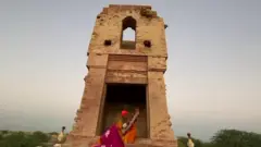 पतन मीनार