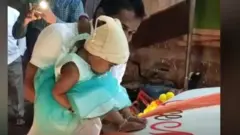 बापलेकीचा फोटो