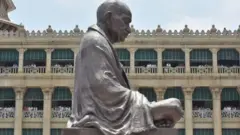 'முடிவெடுக்க சபாநாயகருக்கு காலவரையறை விதிக்க முடியாது' - உச்ச நீதிமன்றம்