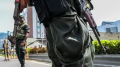 ''ඇඳිරි නීතිය හෙට උදේ ඉවත් කරලා නැවත පනවන්න පුළුවන්.''