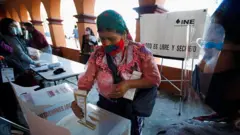 'Yan kasa za su zabi ko a hukunta tsoffin shugabanni ko kuma kada a hukunta su