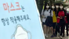 수도권에선 백신 접종자도 실내외 마스크 착용이 의무화된다