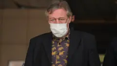 Михаил Ефремов у здания Пресненского суда