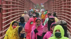 বাংলাদেশে এখনই কি লকডাউন তুলে নেয়ার সময় হয়েছে