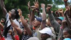 Foule kenyane