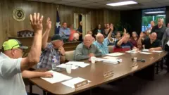 와스콤 시의회는 전부 남성 의원으로 구성되어있다