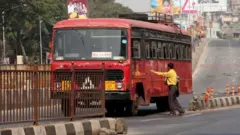 एसटी बस