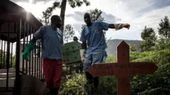 Ebola imaze guhitana abarenga 1500 kuva yakongera kwaduka muri Kongo mu mezi ashize