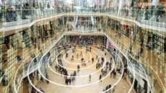 Conheça teoria que sugere que realidade à nossa volta é composta de bits de informação — e que Universo pode ser um gigante computador quântico.