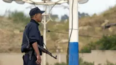 Un policier algérien