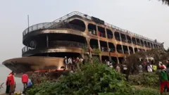 লঞ্চ