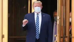 Donald Trump asohoka mu bitaro bya gisirikare bya Walter Reed National Military Medical Center