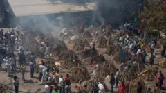 India Cremation: Òkú jíndé nígbà tó ku ìṣẹ́jú péréte ti wọ́n yóò se ètò ìkẹyìn fun