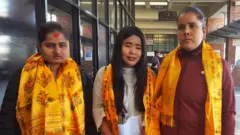 महिला